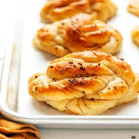 Petits pains suédois à la cardamome (Kardemummabullar)