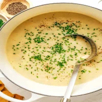 Soupe de pommes de terre et poireaux